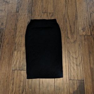 Fitted Black Pencil Skirt